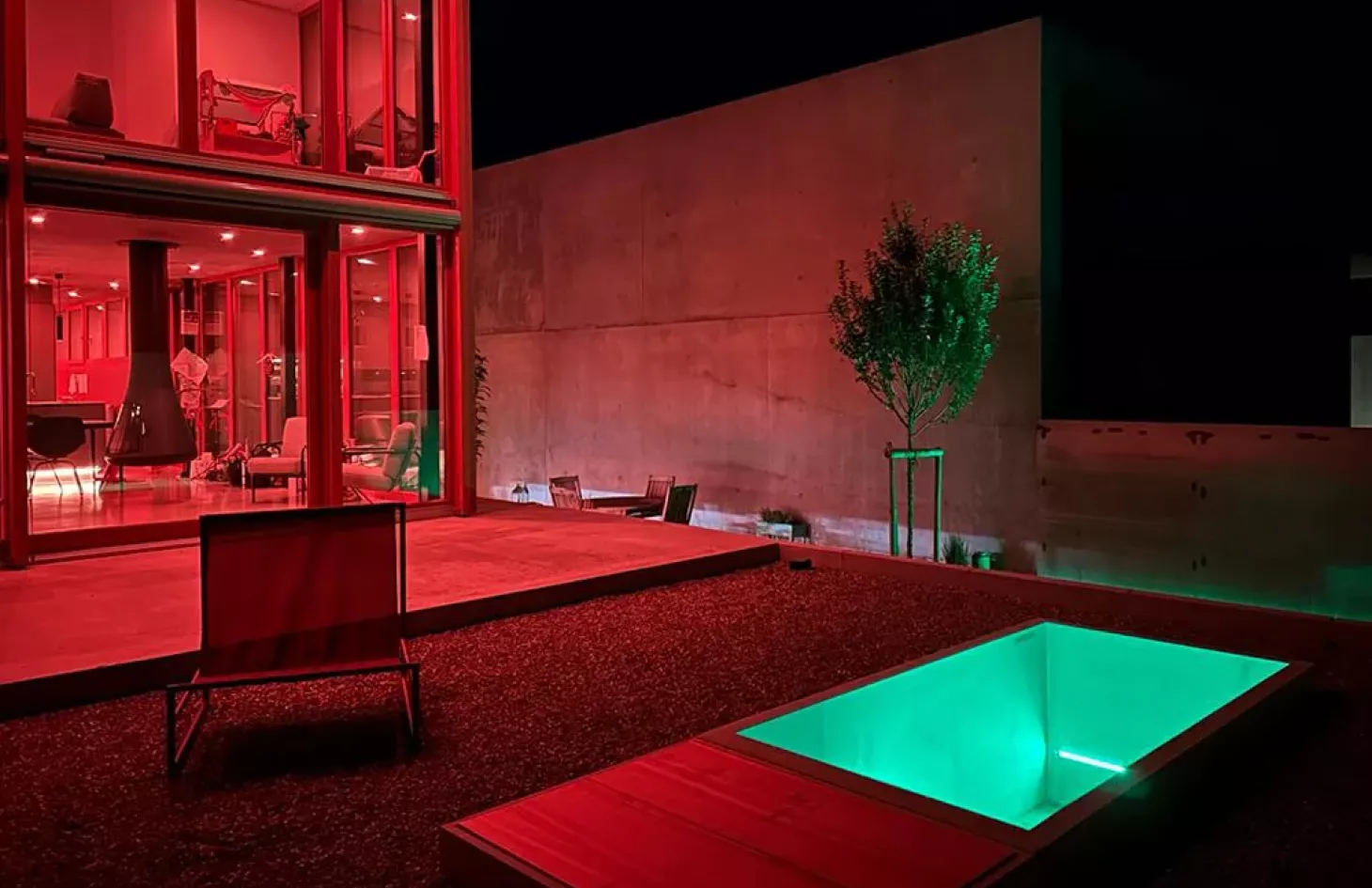 Bathing fountain made from dade ROC concrete