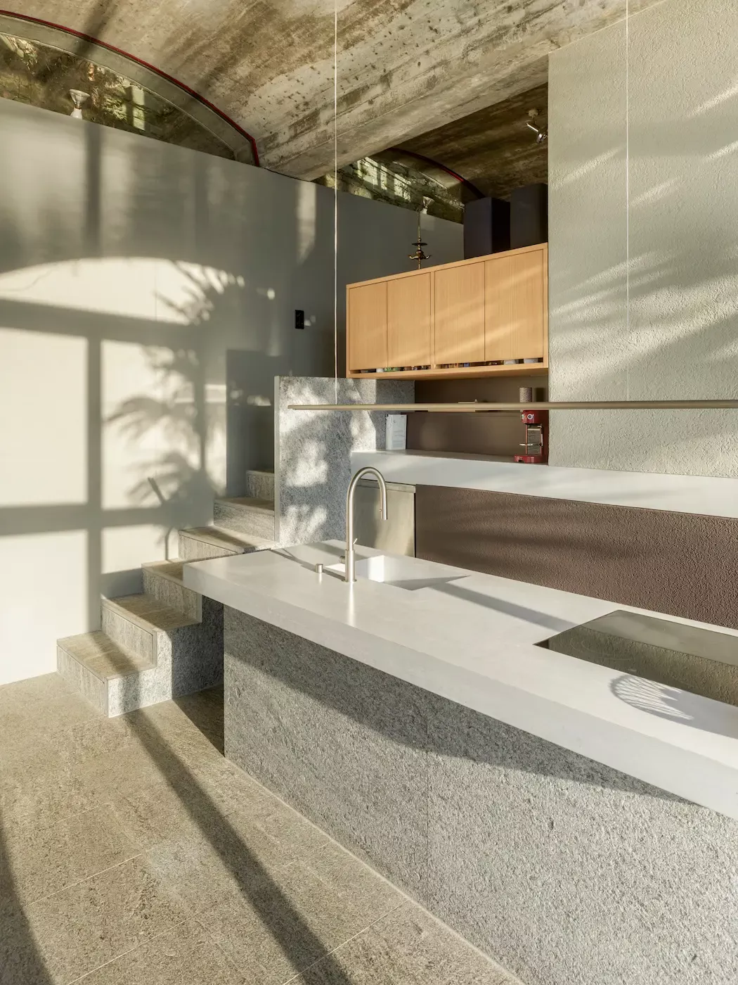 Althaus Architekten+ Sommerhaus mit dade Kücheninsel Beton Arbeitsplatte Küncheninsel 