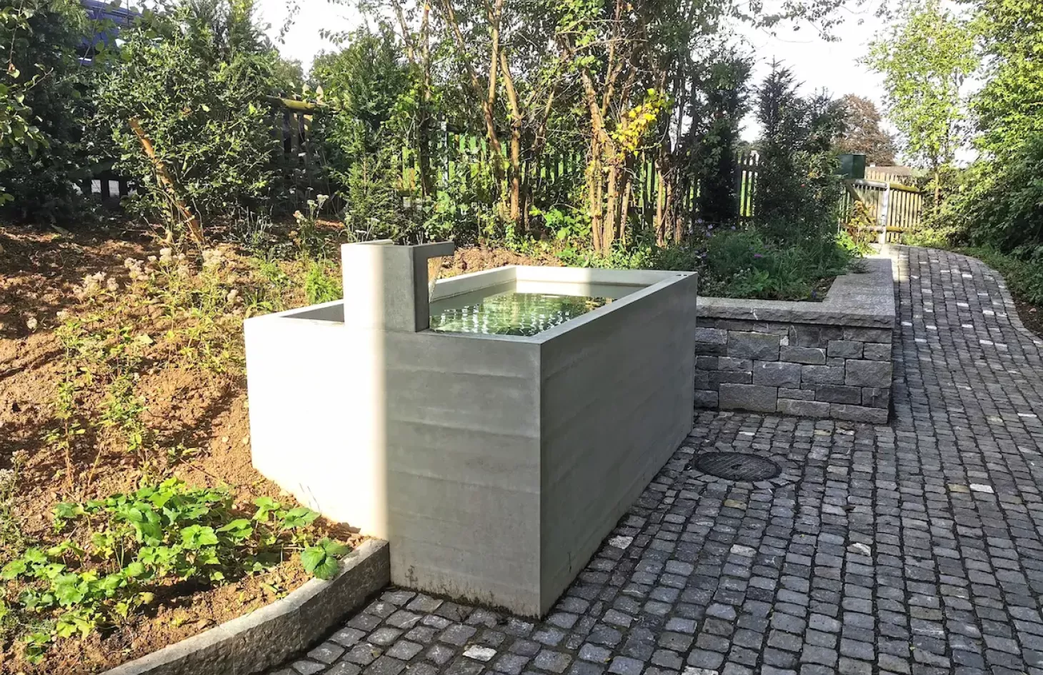 Badebrunnen aus dade ROC Beton
