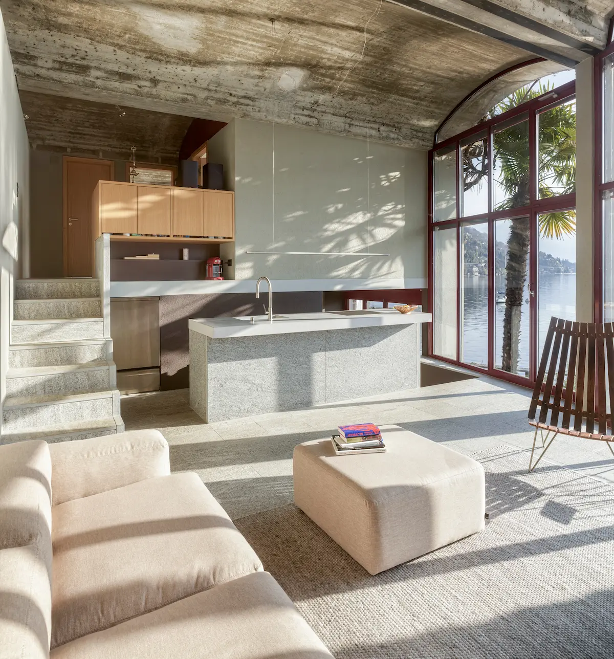 Althaus Architekten+ Sommerhaus mit dade Kücheninsel Beton Arbeitsplatte Küncheninsel 