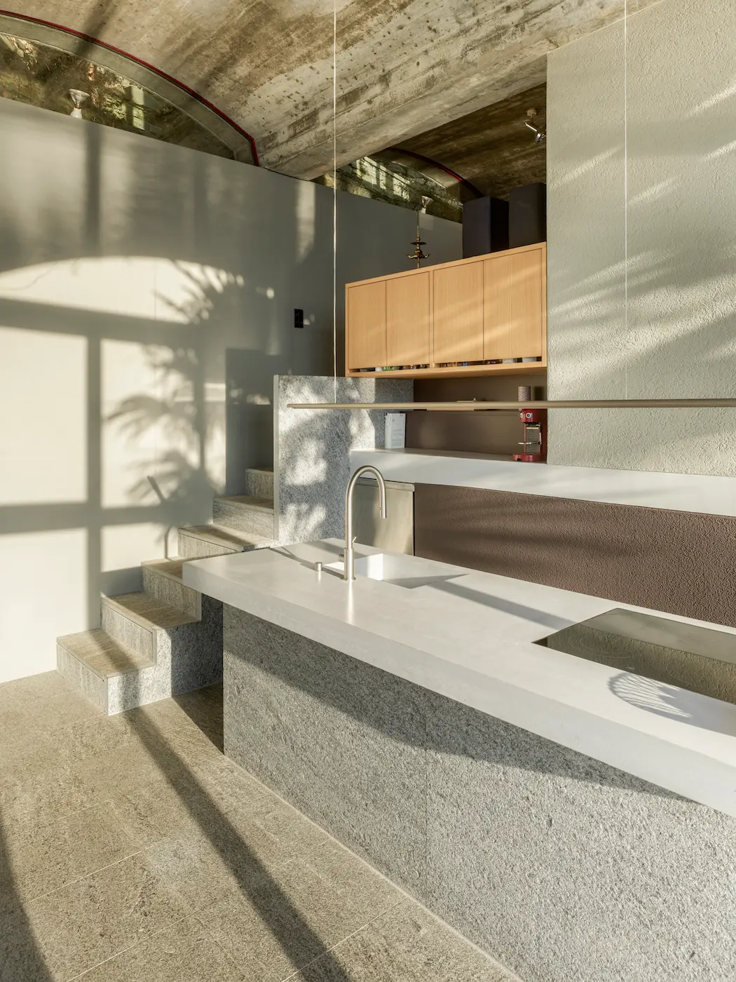 Althaus Architekten+ Sommerhaus mit dade Kücheninsel Beton Arbeitsplatte Küncheninsel 