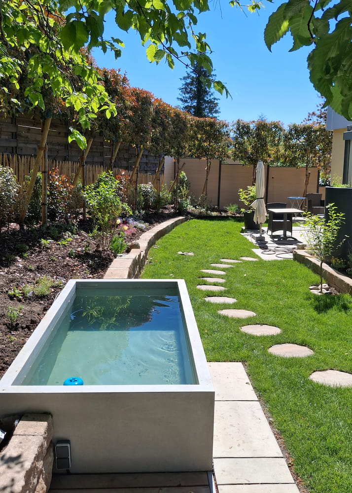 SET 2: Supreme bathing fountain with bench, dade Konkreta and large technology unit - Image 2